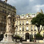 Charming Duplex Apt With Terrace In Central Paris